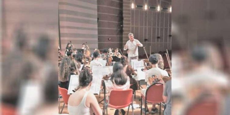 Cem Mansur genç müzisyenlerin hayalini gerçekleştirmeye devam ediyor