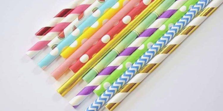 ‘Çevre dostu’ olarak bilinen kağıt pipetler, kalıcı zehirli kimyasallar içeriyor