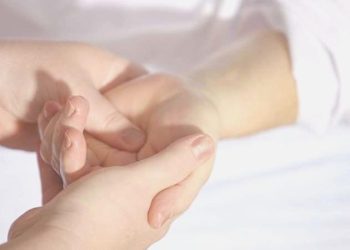 Ciltte hissedilen karıncılanma: Parestezi nedir?