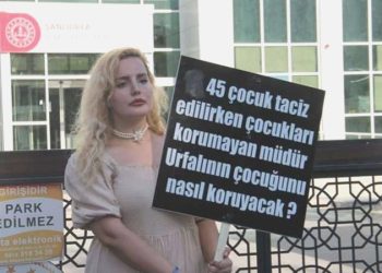 Cinsel istismara karşı tek başına hareket yapan Çetiner, Cumhuriyet’e konuştu: ‘Beni ve çocuklarınızı yalnız bırakmayın’