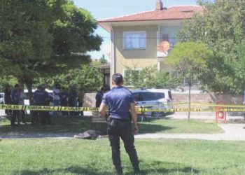 Çocuk parkındaki bankta meyyit bulundu: Soruşturma başlatıldı!