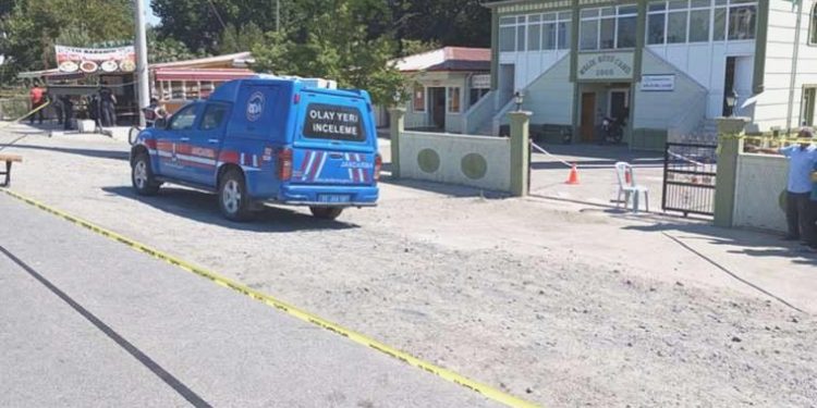 Cuma namazı sonrası husumetlilerine ateş açtılar: 1 meyyit, 9 yaralı