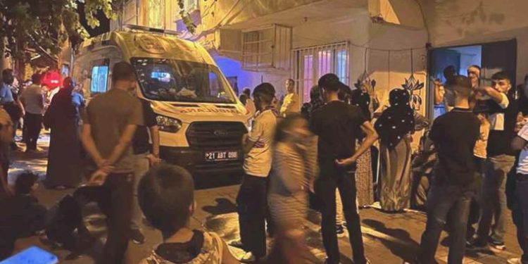 Diyarbakır’da çalan kapıyı açan şahıs vurularak ömrünü yitirdi