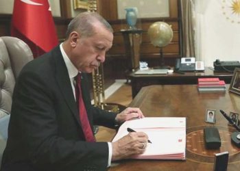 Erdoğan imzaladı: Ticaret Bakanlığı’na 1033 yeni takım