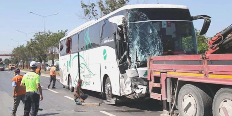 Eskişehir’de zincirleme kaza; 14 yaralı