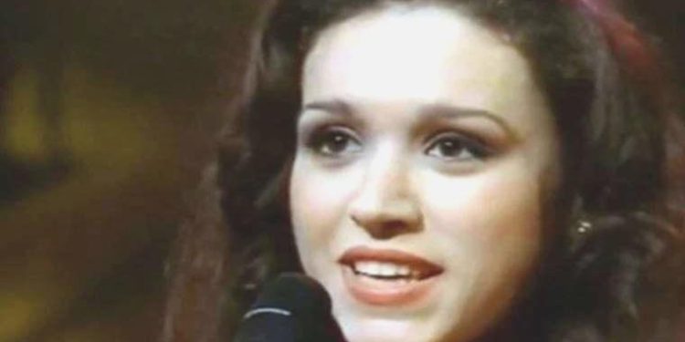 Eurovizyon yıldızı Şebnem Paker, müzik öğretmeni olarak Milas’a atandı