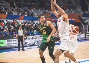 Fenerbahçe Beko’ya yeni transferinden berbat haber: Sahayı sedyeyle terk etti