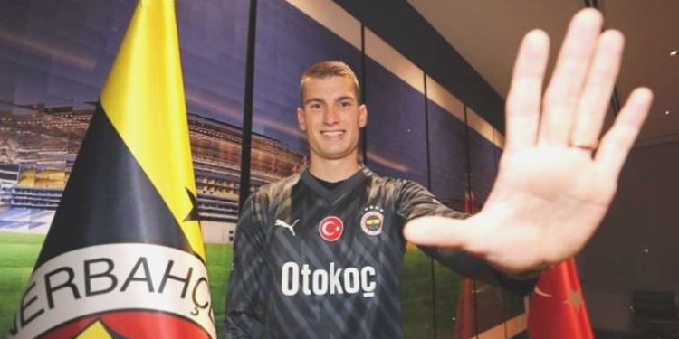 Fenerbahçe, Dominik Livakovic’in lisansını çıkardı