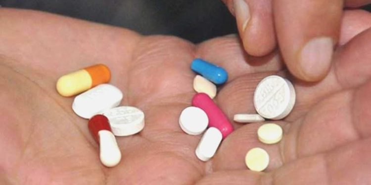 ‘Hasta yakını’ üzere davranıyorlar… Bakanlıktan ‘yeşil reçeteli’ ilaç yazdıranlara karşı ikaz