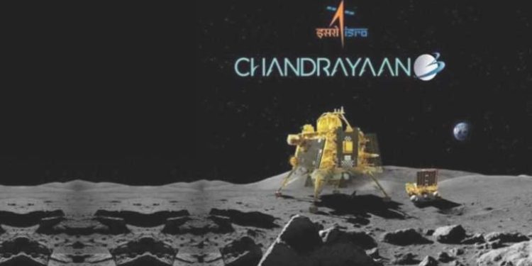 Hindistan bugün Ay’ın güneyine iniş yapan birinci ülke olmaya hazırlanıyor