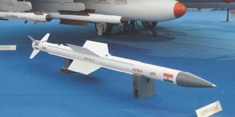 Hindistan, havadan havaya füzesi Astra’yı test etti