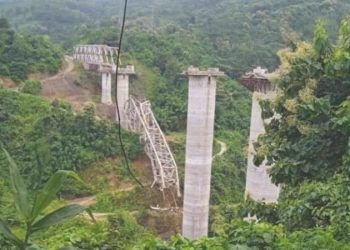 Hindistan’da inşaat halindeki demiryolu köprüsü çöktü: 17 meyyit