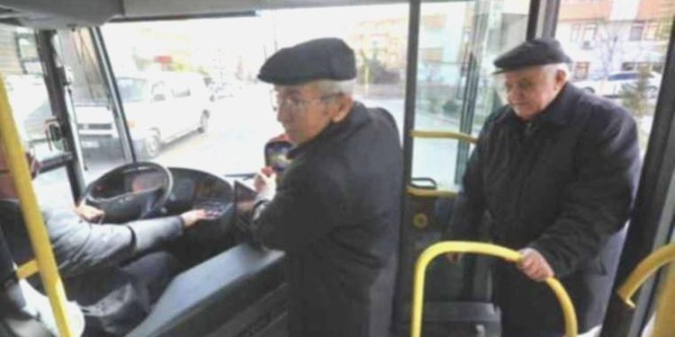 İktisat siyasetlerinin faturası fiyatsız ulaşımın kısıtlanmasıyla emeklilere kesildi