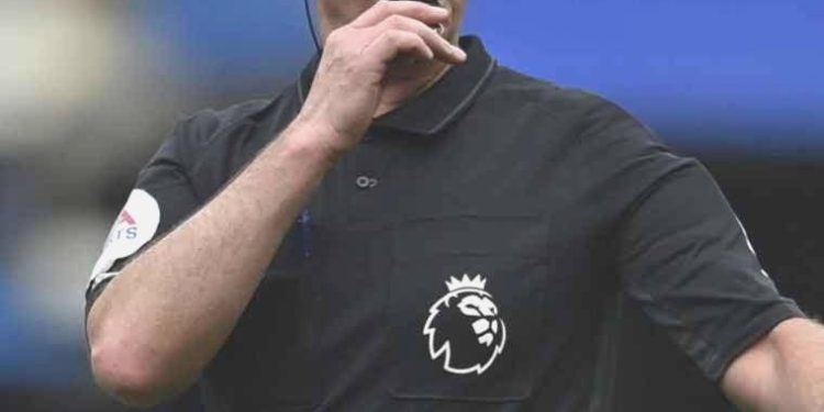 İngiliz hakemlere enteresan yasak