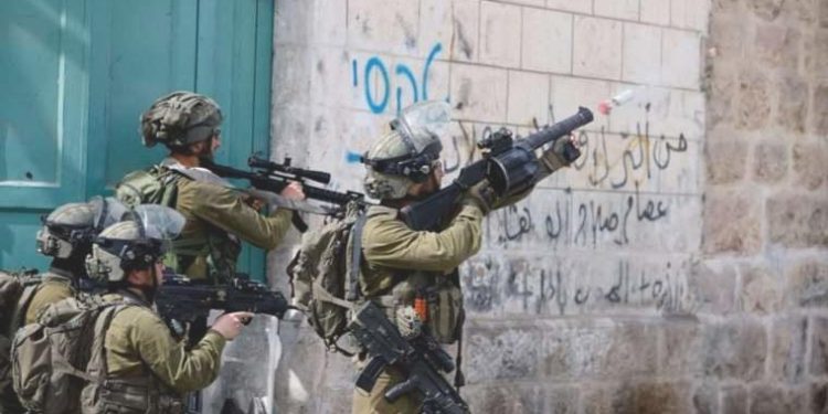 İsrail güçleri Mescid-i Aksa’da Filistinlilere saldırdı