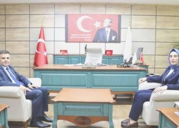 İstenmeyen müdüre ‘tebrik’ ziyareti: AKP’li vekil gizledi, Ulusal Eğitim Müdürlüğü kaldırdı