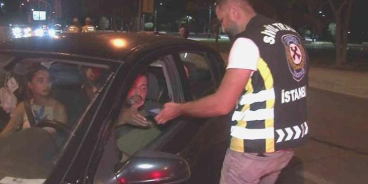 Kadıköy’de abart egzoz ve sürat kontrolü: Binlerce liralık ceza kesildi
