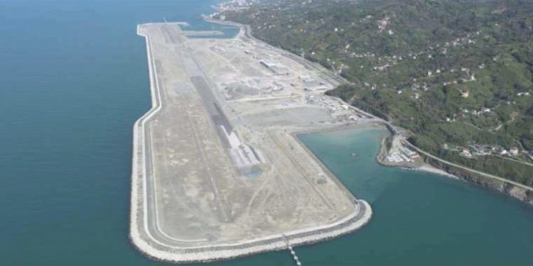 Karadeniz kıyı şeridiyle ilgili uzmanların açıklamalarına kulak asan yok