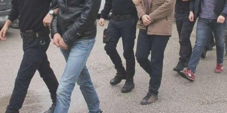 Kırşehir’de tefecilik operasyonu: 8 kuşkulu gözaltına alındı!