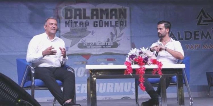 Kitap fuarında Barış Pehlivan ve Merdan Yanardağ’a özgürlük sesleri