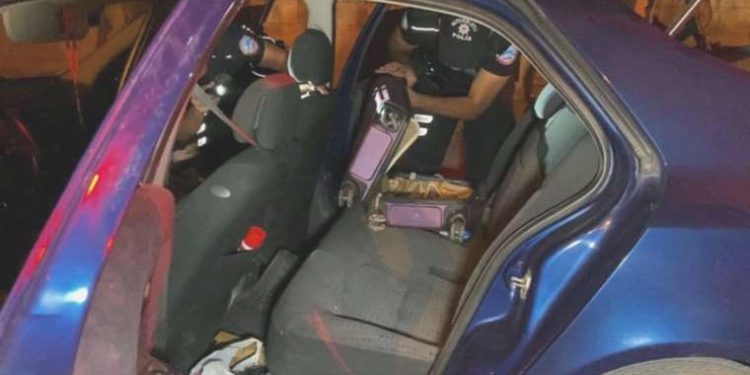 Kuşku üzerine durdurulan araçtan ‘cephanelik’ çıktı