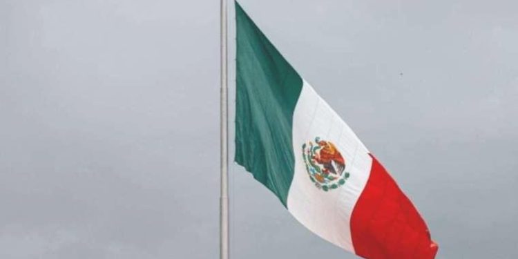 Meksika’da göçmenleri taşıyan tır kaza yaptı: 15 meyyit, 36 yaralı