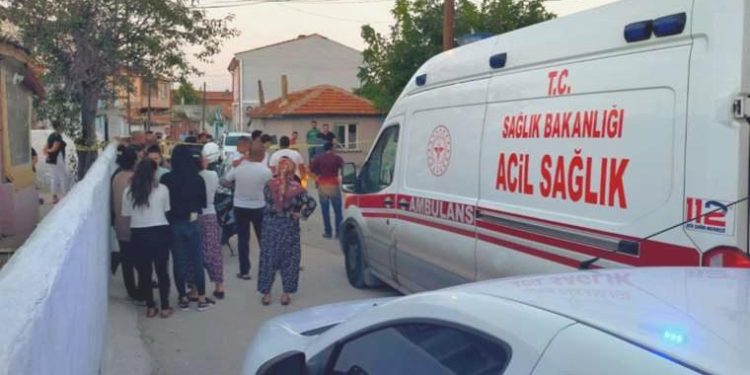 Mesken sahibi-kiracı hengamesinde kan aktı: Tüfekli, satırlı, baltalı kavga!