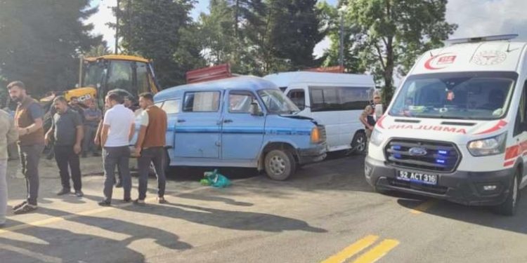 Ordu’da feci kaza… İki minibüs çarpıştı: 20 kişi yaralandı!
