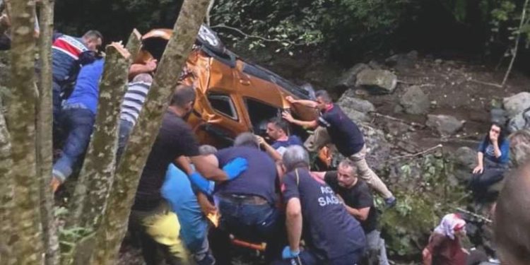Ortalık savaş alanına döndü… Giresun’da trafik kazası: 1 meyyit, 4 yaralı
