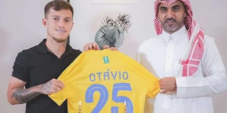 Otavio kimdir, kaç yaşında, nereli? Otavio hangi gruplarda oynadı? Otavio hangi mevkide oynuyor?