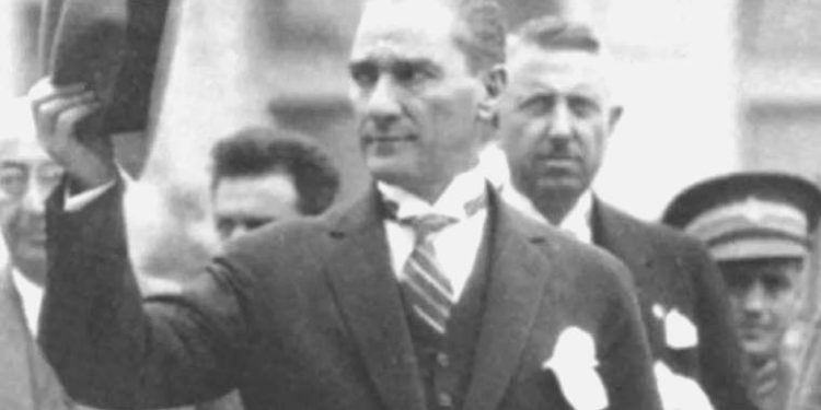 Özdağ duyurdu: Bursa Valiliği’nden Atatürk anmasına ‘izin’ çıkmadı!