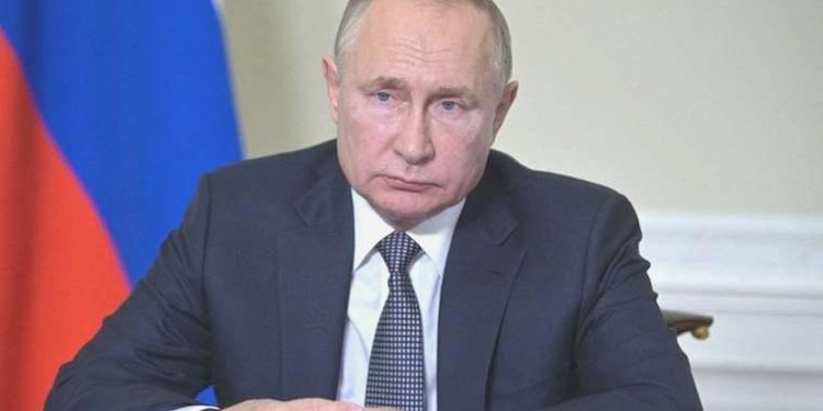 Putin, askerlere seslendi: Sizlerle gurur duyuyorum