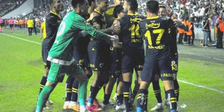 Son Dakika: Fenerbahçe’den UEFA takımında 2 değişiklik