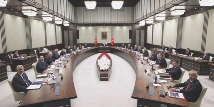 Son Dakika: Kabine toplandı