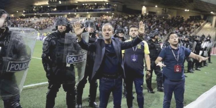 Son Dakika: UEFA’dan Maribor deplasmanındaki olaylar nedeniyle Fenerbahçe’ye ceza