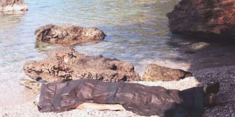 Tek başına kamp yapan kişi kıyıda meyyit bulundu