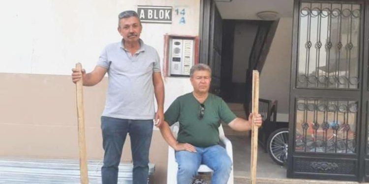 Tıpkı binada bir haftada 8 yangın çıktı: Sopayla nöbete başladılar