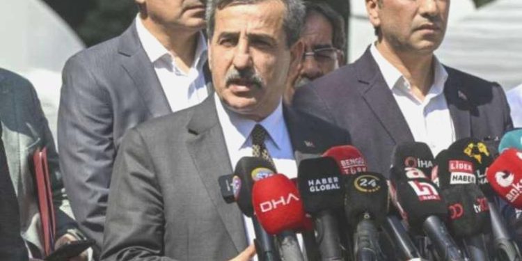 Türkiye Kamu-Sen toplu kontratlarından görüşmelerinden çekildi!