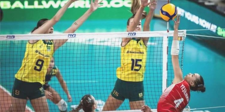 U21 Bayan Voleybol Ulusal Kadrosu, Brezilya’ya kaybetti