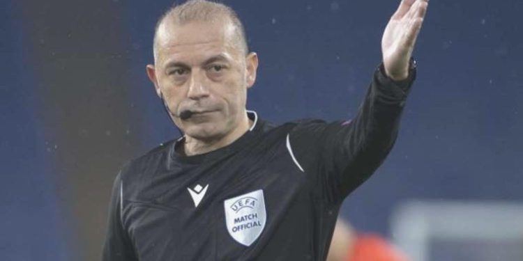 UEFA’dan Cüneyt Çakır’a vazife