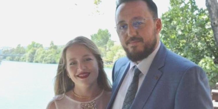 Ukraynalı saksafon sanatkarı Türkiye’de evlenip Müslüman oldu: ‘Hürrem Sultan’ ismini aldı