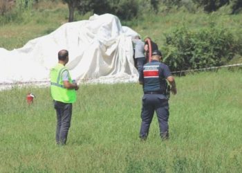 Üstü branda ile kapatıldı… Aydın’da düşen THY eğitim uçağını sır üzere sakladılar