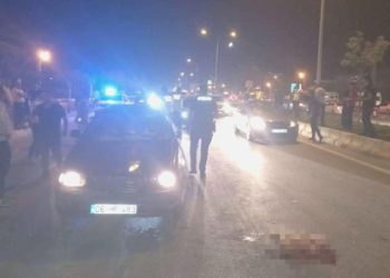 Van’da acı olay… Düğünden çıkan ikili araba çarptı!