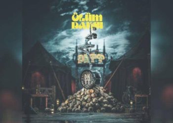 Vitrindeki albümler