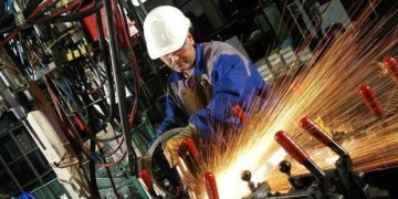 İmalatta bozulma 7. ayda da sürdü, üretim 6 ayın en düşük hızında