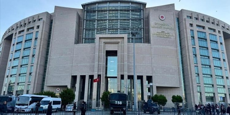 İstanbul Adliyesine terör saldırısında saldırganların amacının kamu görevlilerini rehin almak olduğu değerlendirildi