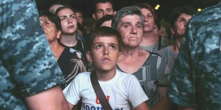 Abluka altındaki Dağlık Karabağ’da kıtlık: ‘İnsanlar ekmek kuyruklarında bayılıyor’