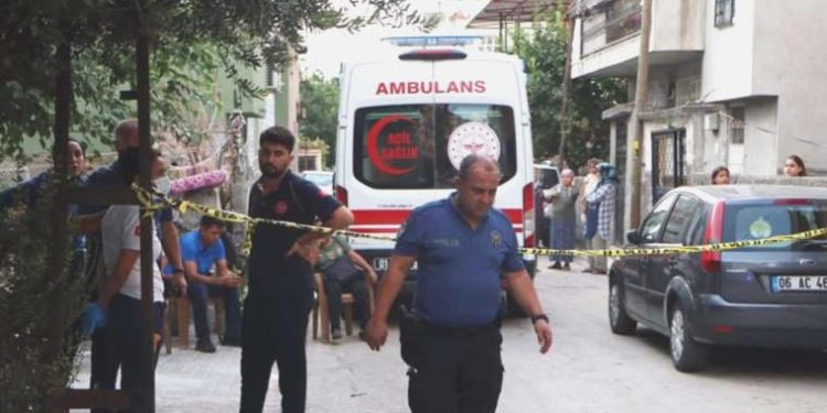 Adana’da erkek vahşeti: Tartıştığı kanser hastası eşini öldürüp, polise teslim oldu