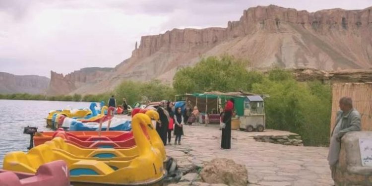 Afganistan’da bayanlara park yasağı