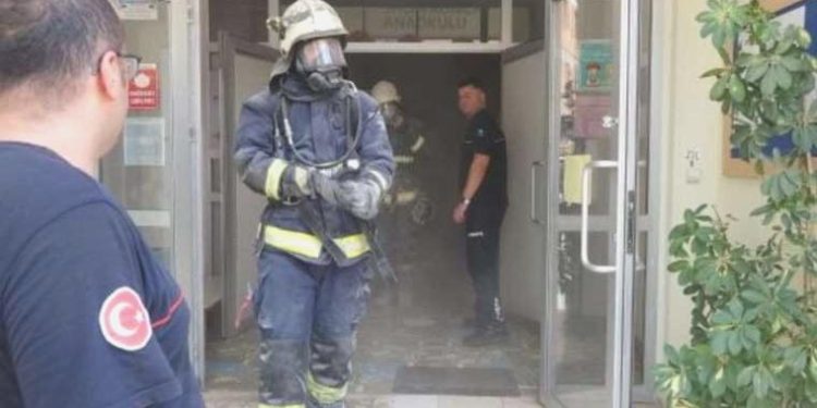 Anaokulunda korkutan anlar… Elektrik panosundan yangın çıktı!